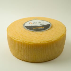 Alternative view of 1/4 Queso de Horma Parmesano "Mini"