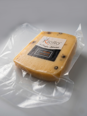 Alternative view of Corazón de Horma de Queso Gouda con Pimienta